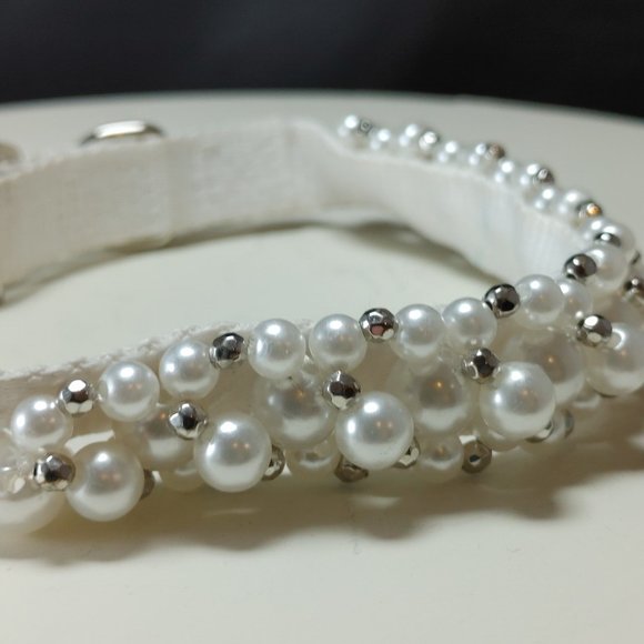 Dog Collar White and Silver Pearl Suitable for Small Dog - Picture 4 of 5